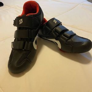 PELOTON cycle shoes. Size 42